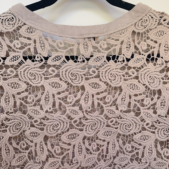 Wilfred beige eyelet crew neck tunic size S - Picture 3 of 4